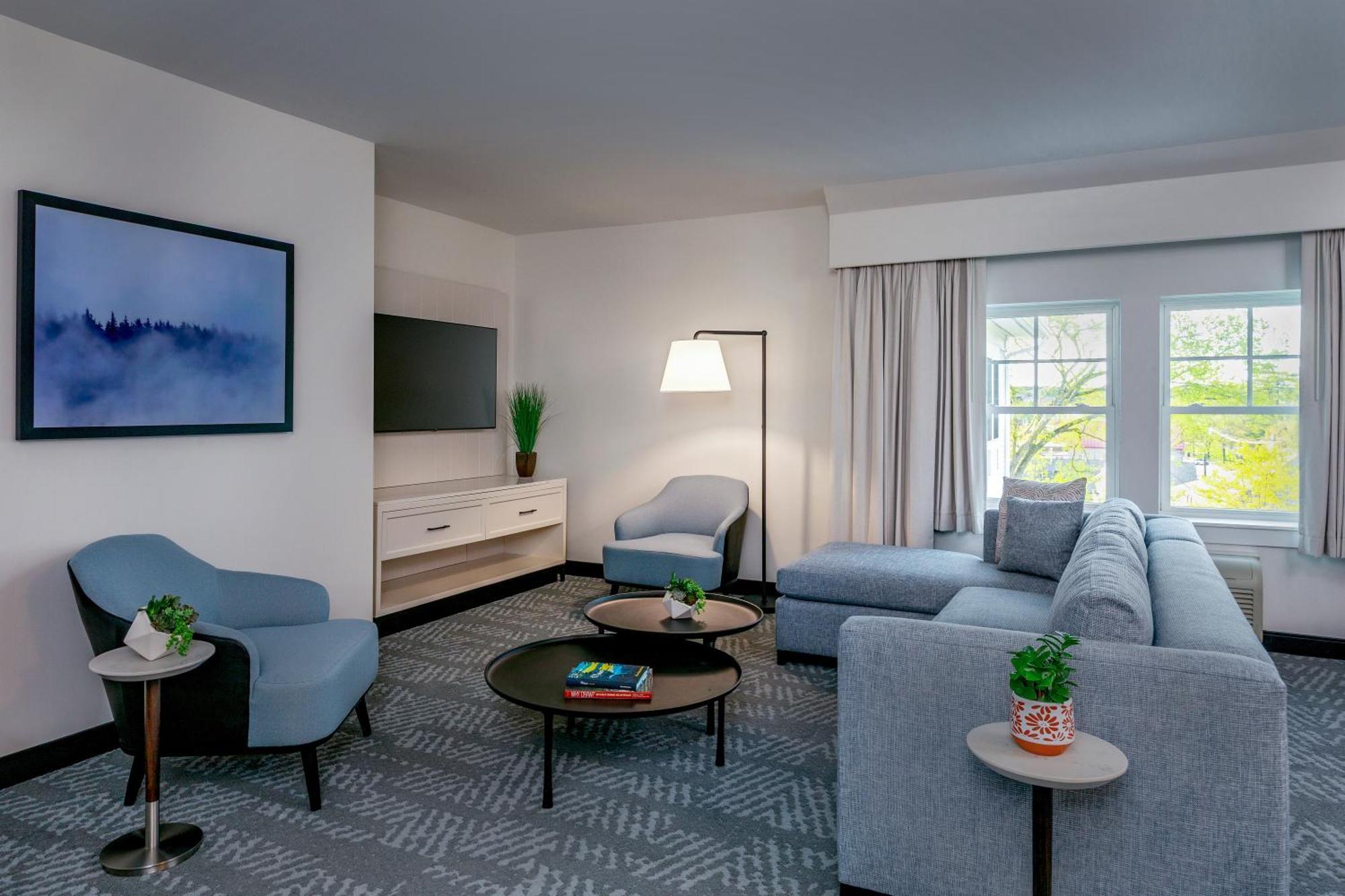 The Hotel 3*