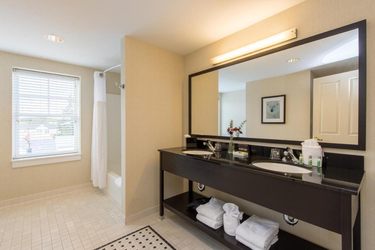 Hotel The 3*